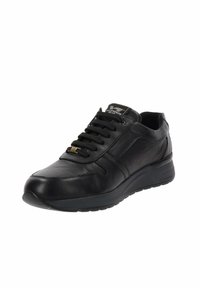 Sneaker in pelle nera con punta arrotondata, design con lacci, superficie texturizzata e suola in gomma nera. Presenta un accento dorato nei lacci.
