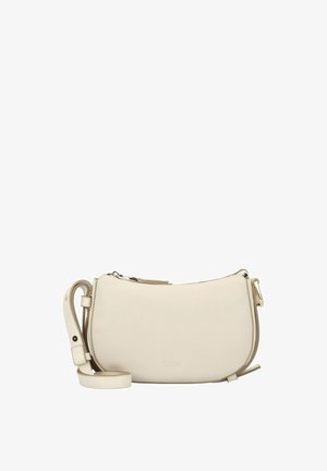 Bolso cruzado de cuero gravado crema con diseño curvado, cierre de cremallera y correa ajustable. Presenta un logotipo en relieve en la parte frontal.