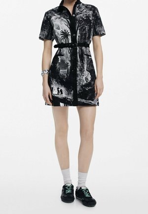 Desigual, Robe fourreau - grey