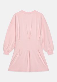 Calvin Klein Jeans LOGO TUCK DRESS - Denní šaty - chalk pink