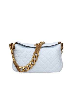 Borsa a tracolla in pelle bianca trapuntata con catena dorata. Presenta una chiusura a patta e una superficie testurizzata con motivi a diamante.