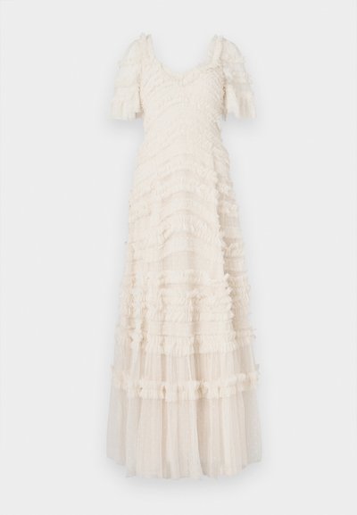 Biele maxi šaty s volánmi, krátkymi nadýchanými rukávmi, textúrovanou látkou a vrstveným priehľadným materiálom s bodkami na spodnej časti.