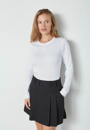 Long sleeved top - white