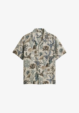 Korte mouwen overhemd met marine leven print, met schelpen, zeesterren en koraal in blauwe en bruine tinten op beige stof.
