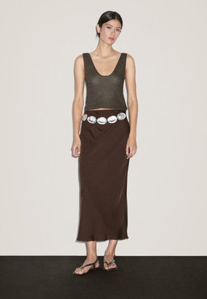 FLOWING SATIN MIDI - Jupe crayon - brown