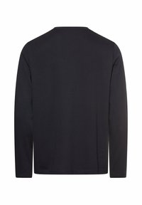 Langærmet, rundhals t-shirt i ensfarvet sort stof. Materialet virker blødt med en afslappet pasform uden synlige mønstre eller detaljer.