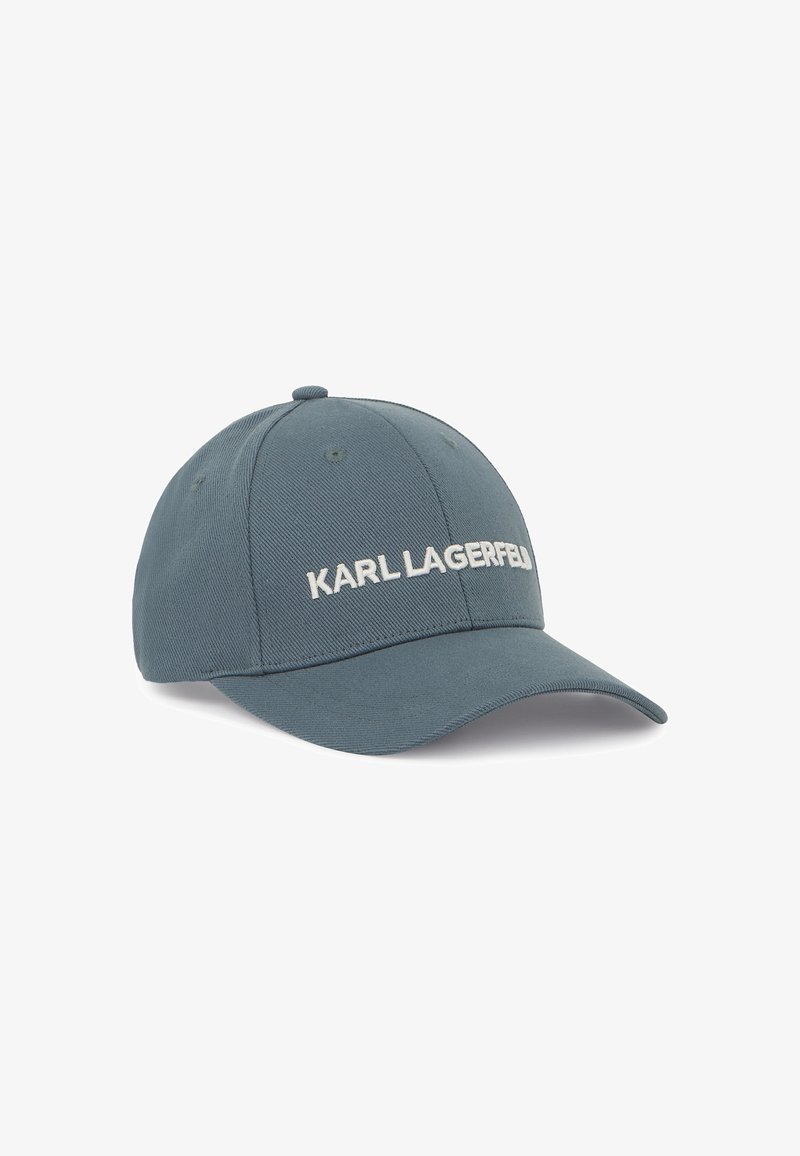 Casquette en tissu bleu, dotée d'une visière courbée et du logo brodé "KARL LAGERFELD" sur le devant. Conception à six panneaux avec détails de couture.