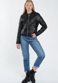 Mustang Lederjacke - black
