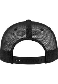 Zwarte mesh snapback pet met een verstelbare plastic band aan de achterkant en een ronde bovenkant. Voorzien van ventilatiegaatjes en een solide zwarte band.