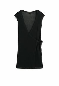 Zwarte mouwloze gebreide wikkeltop met diepe V-hals en zijstriksluiting, ontworpen voor een ontspannen pasvorm.