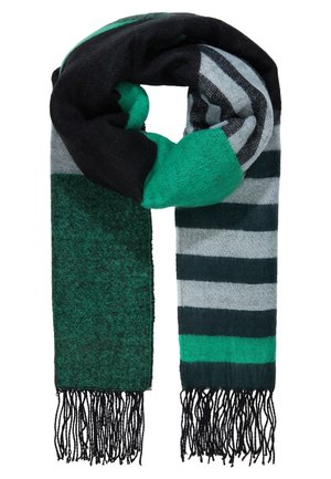 Lange gebreide sjaal met kleurvlakken en strepen in zwart, groen, grijs en wit, afgewerkt met zwarte franjes.