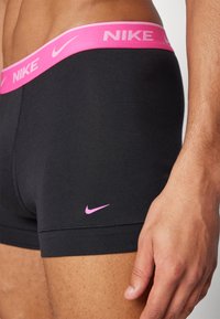 Nike Underwear TRUNK 3 PACK - Boxerbriefs - black/light blue