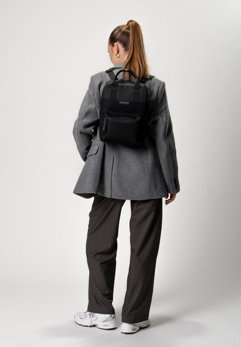 All Black Sac A Dos Bergen Kapten And Son Rucksack Bergen