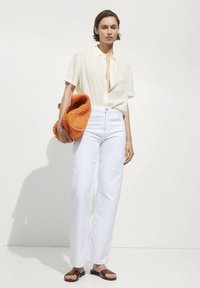 Mango SHORT SLEEVE POCKET - Button-down blouse - off-white