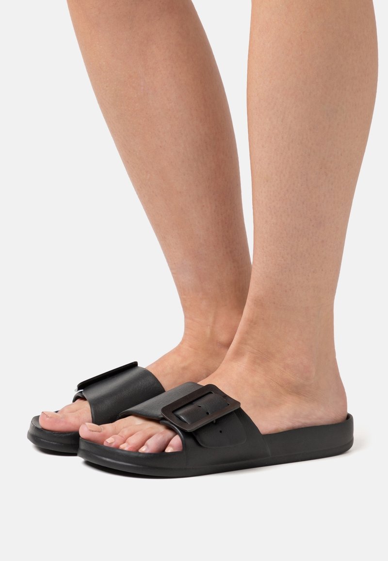 Even&Odd by Zalando Sandales de bain - black