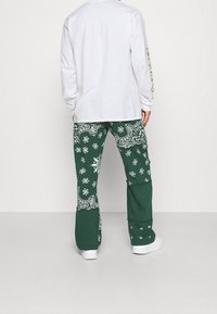 Mennace Maglietta a manica lunga - white