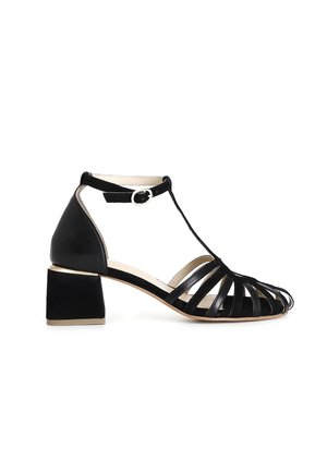 Sandali con cinturino - black