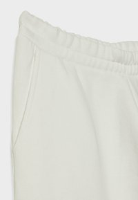 Stradivarius PLUSH BOYFRIEND JOGGERS - Pantalon de survêtement - white