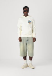 Levi's® THE AUTHENTIC HOODIE - Majica s kapuljačom - off white