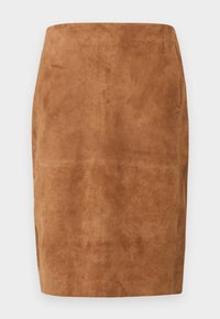 Bruine suède kokerrok met een hoge taille en een knie-lange zoom, met subtiele naaddetails.