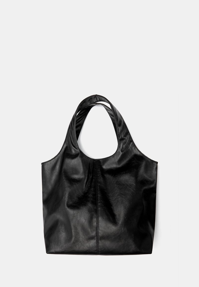 PULL&BEAR SHOPPER Handbag black Zalando