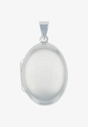 Medallón plateado en forma de óvalo con un acabado cepillado, que presenta una superficie lisa y un lazo para el enganche. Diseño minimalista.