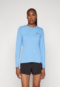 Patagonia DAILY GRAPHIC WATERS - Μπλούζα με μακριά μανίκια - abundant blue