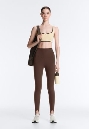 OYSHO COMFORTLUX SUPER HIGH-RISE ANKLE-LENGTH FUSEAU - Punčochy - brown