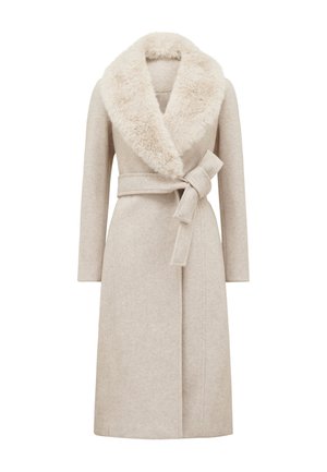 Beige vlněný kabát s imitací kožešiny na límci, dlouhými rukávy a uvázaným páskem. Má rovný střih a zapínání na jeden knoflík.