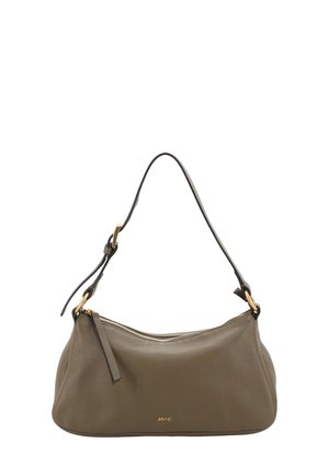 Olivegrünes Lederhandtasche mit strukturiertem Finish, goldfarbener Hardware, verstellbarem Riemen und Reißverschluss. Markenname auf der Vorderseite eingeprägt.