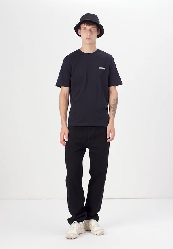 SMALL BOX - Basic T-shirt4