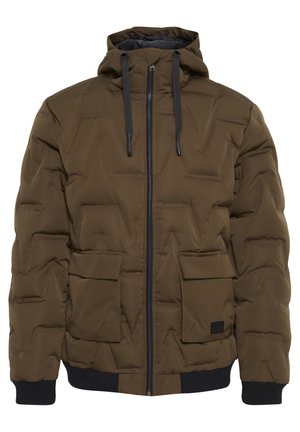 Brązowa kurtka puchowa z kapturem, z zapięciem na zamek, dwoma przednimi kieszeniami i ściśniętymi mankietami. Wykonana z lekkiego i trwałego materiału.