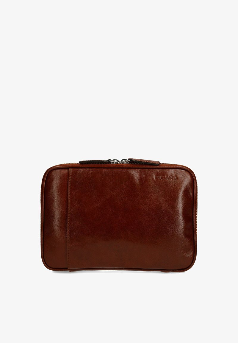 Trousse zippée en cuir marron avec une surface légèrement texturée et le logo "PICARD" en relief dans le coin supérieur droit.