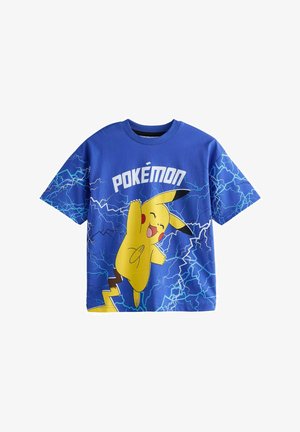 Modré bavlněné tričko s velkým grafickým potiskem Pikachu, bleskovými vzory a bílým tučným nápisem "POKÉMON". Krátké rukávy, kulatý výstřih.
