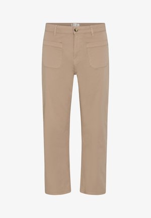 Beige bukser med lige ben, forlommer, bæltestropper og knaplukning i taljen, vist på en hvid baggrund.