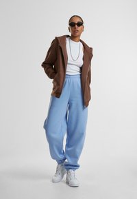 Urban Classics FLUFFY - Joggebukse - powderblue