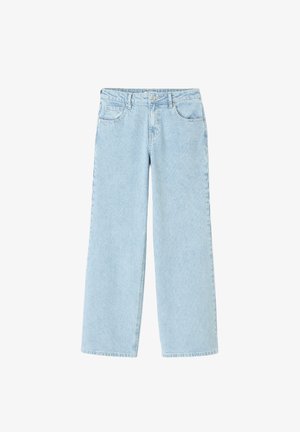 Jean taille haute à jambes larges rayé bleu clair et blanc avec cinq poches et fermeture par bouton sur fond blanc.