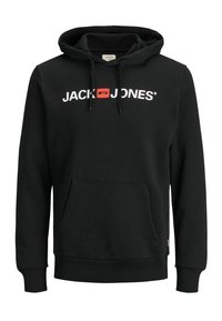 Svart hoodie med känguruficka, med en vit logotyp "JACK & JONES" och röda detaljer. Tillverkad av mjukt bomullsmaterial.