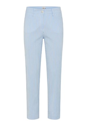 Pantalon slim fit à rayures verticales bleu clair et blanc, avec un bouton, des passants pour ceinture, des poches avant et une taille mi-haute.