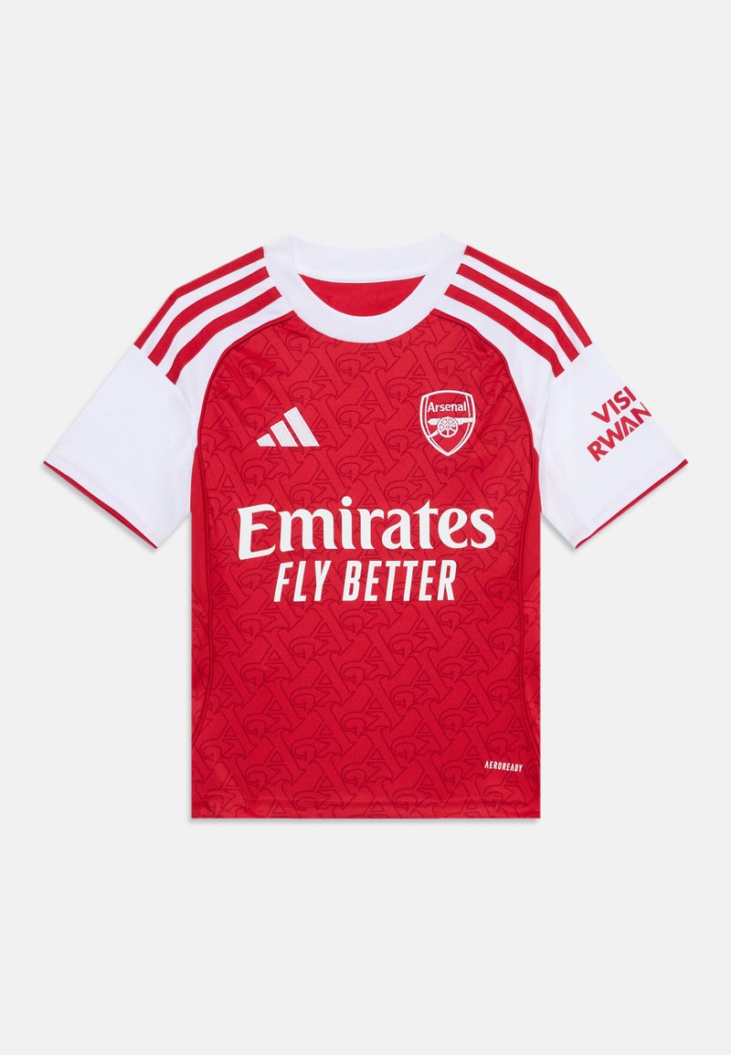 Rød fotballskjorte med hvite detaljer, med teksturert mønster, rund hals og broderte logoer. Inkluderer teksten "Emirates Fly Better".