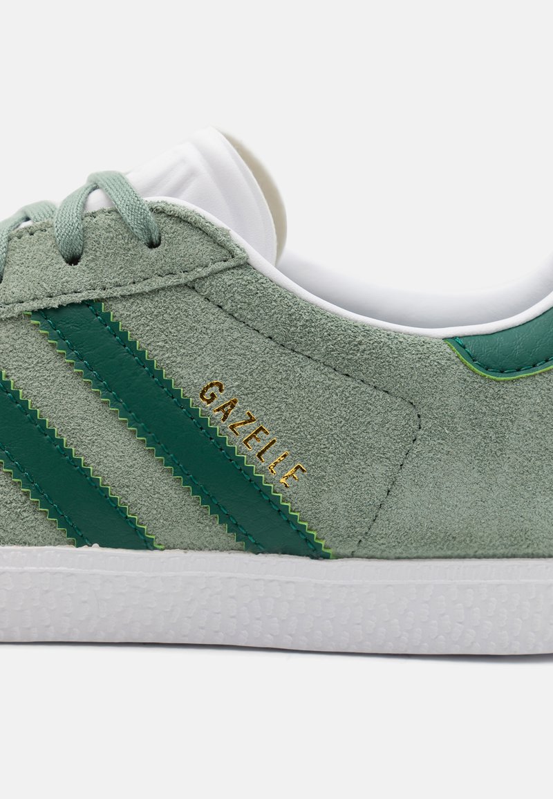 adidas gazelle silver green womens Adidas Unisex Gazelle Sneakers Silver Green/Off White/Wonder