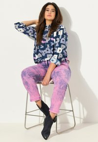 Ulla Popken BOYFRIEND fioletowy
