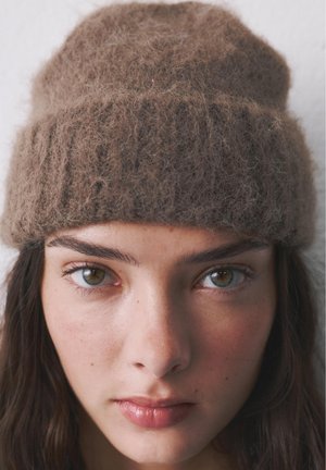 PULL&BEAR, Pipo - camel