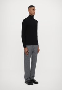 Michael Kors CORE TURTLE NECK - Maglione - black