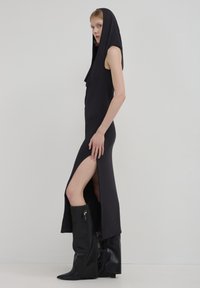 Calliope LUNGO CON CAPPUCCIO - Freizeitkleid - ultrablack
