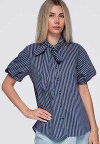 Sélectionné, navy