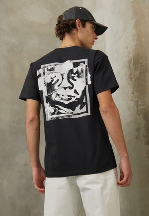 TORN ICON FACE - Print T-shirt - black