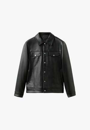 Čierna kožená bunda s golierom, prednými gombíkmi a dvoma náprsné vreckami s klapkami. Hladká textúra a priliehavý strih.