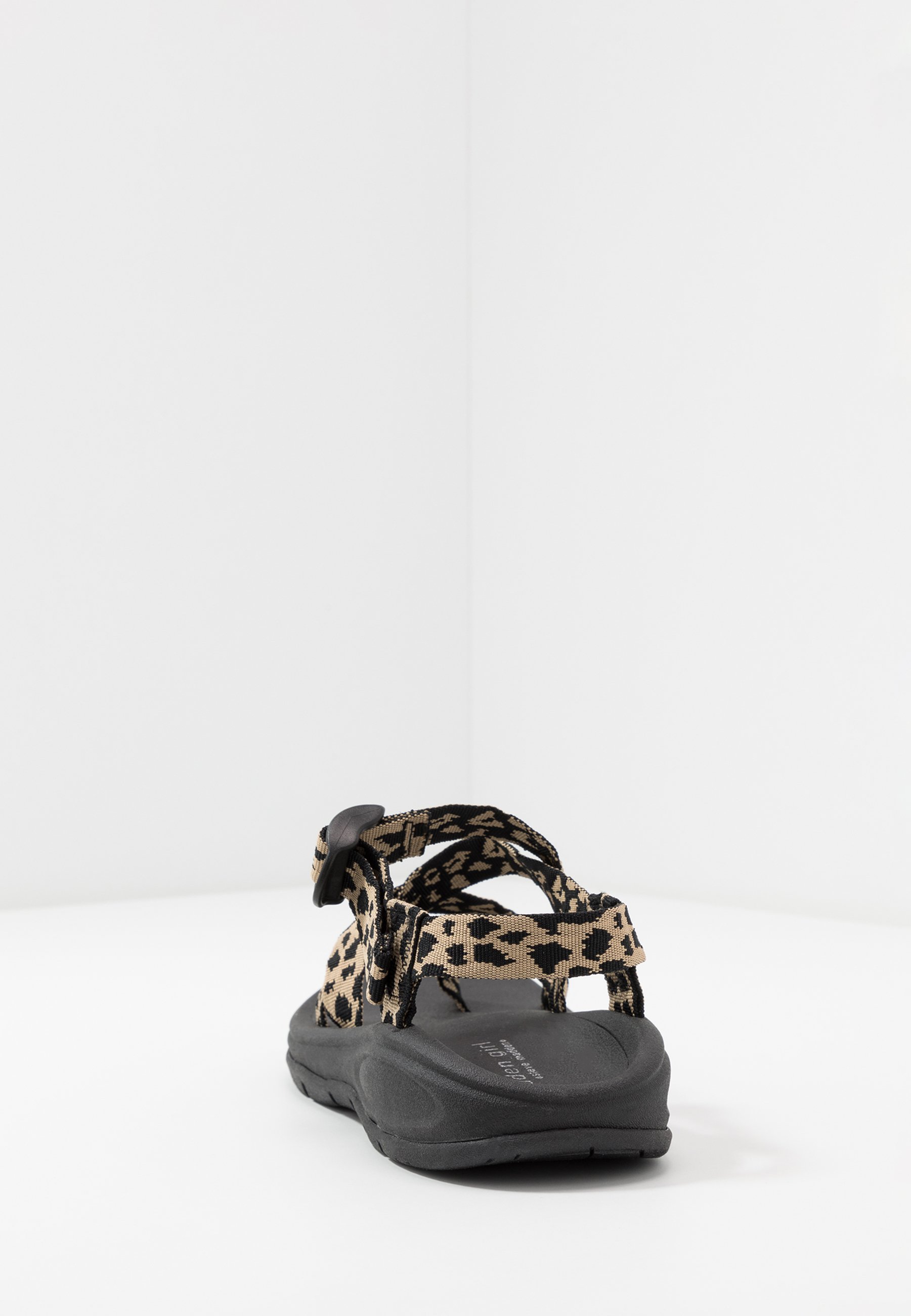 madden girl sun outdoor sandals