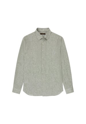 Jasnoszara, długorękawowa koszula na guziki z kołnierzykiem, wykonana z teksturowanej tkaniny, rozłożona płasko na białym tle.
